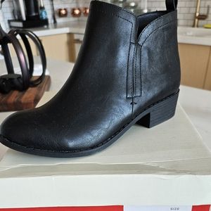 Low Black Ankle Boots - size 8.5